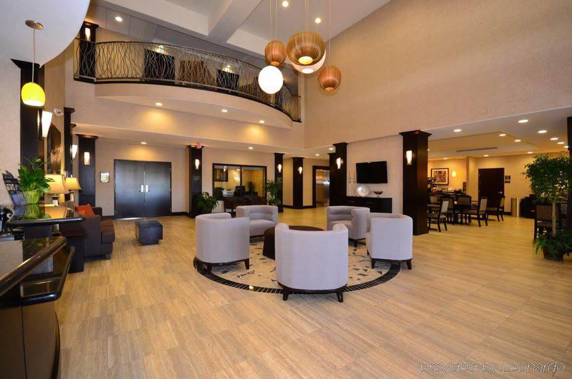 Best Western Plus Lytle Inn And Suites Exterior photo
